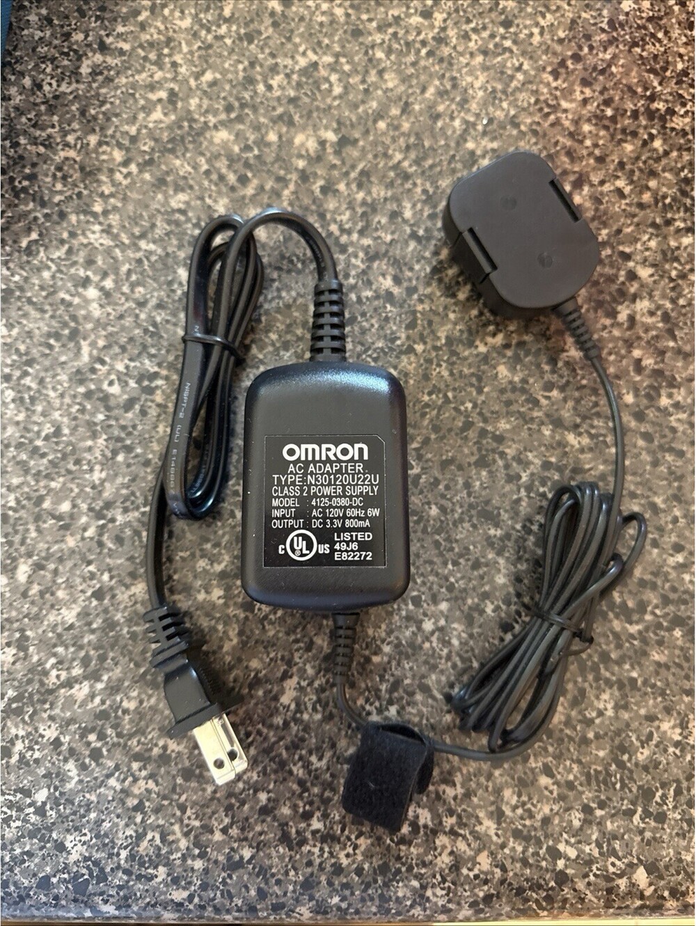OMRON0 N30120U22U AC Adapter  Type N30120U22U 3.3V 800mA